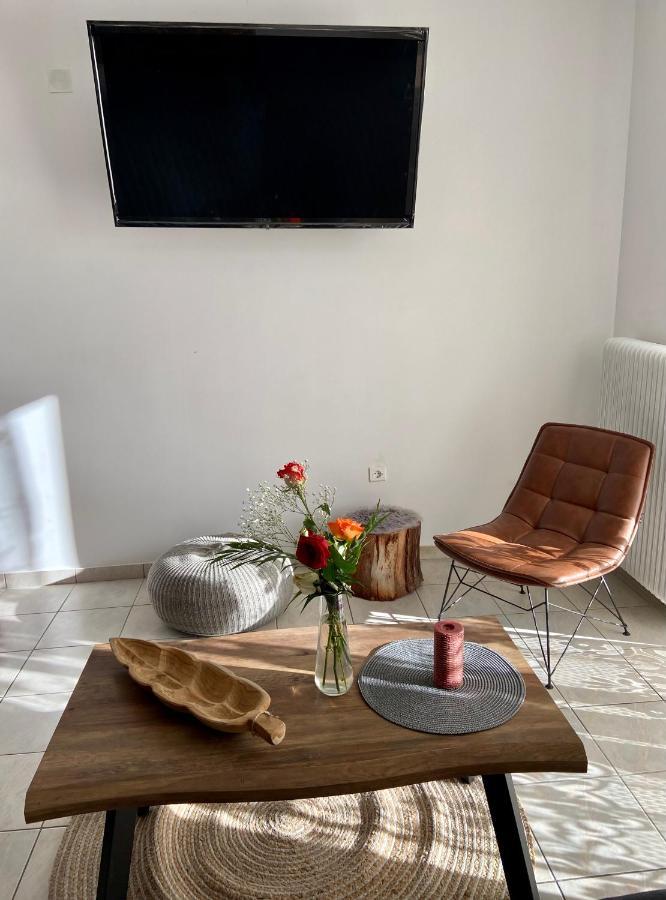 Angelina'S Boutique Suite In Nafplio City Exterior photo